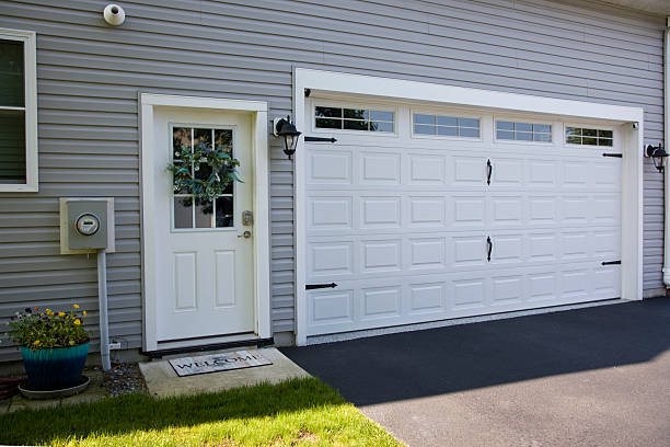 24/7 Emergency Garage Door Panel Replacement experts in Allentown, NJ